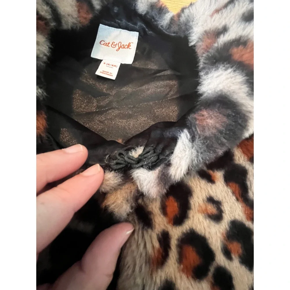 Cat & Jack Girls Faux Fur Leopard Print Vest Brown Black Size S 6X Animal Print